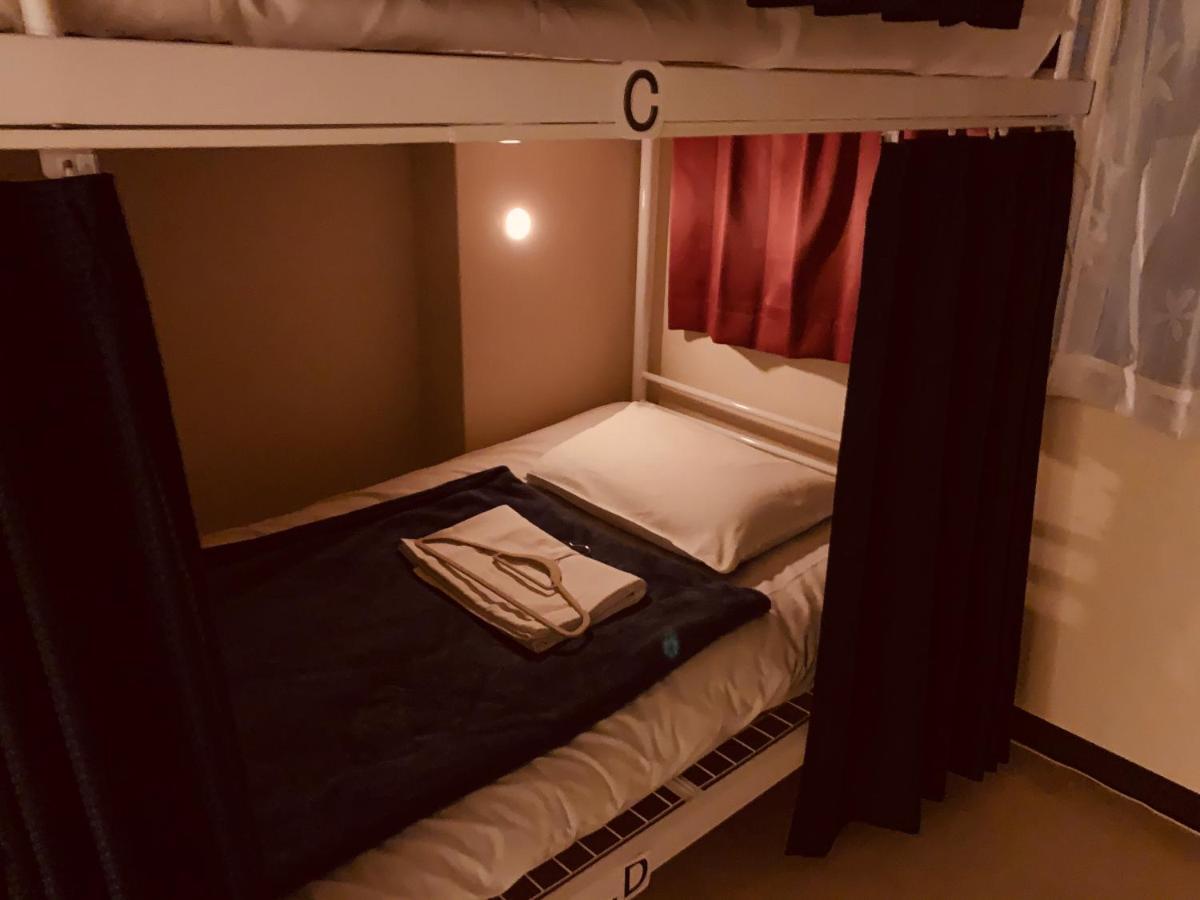 Guesthouse Shiawase Eki Fukuoka  Extérieur photo