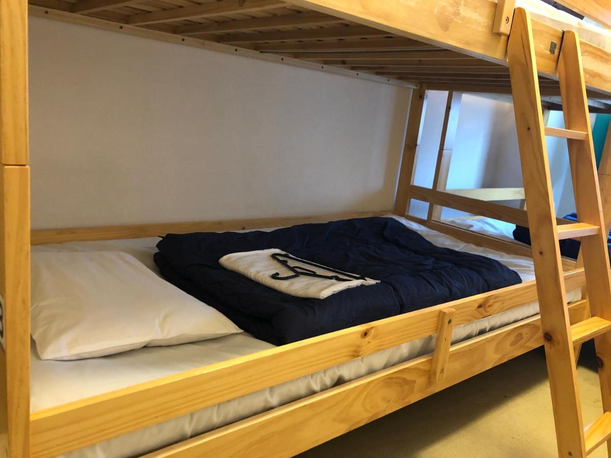 Guesthouse Shiawase Eki Fukuoka  Extérieur photo
